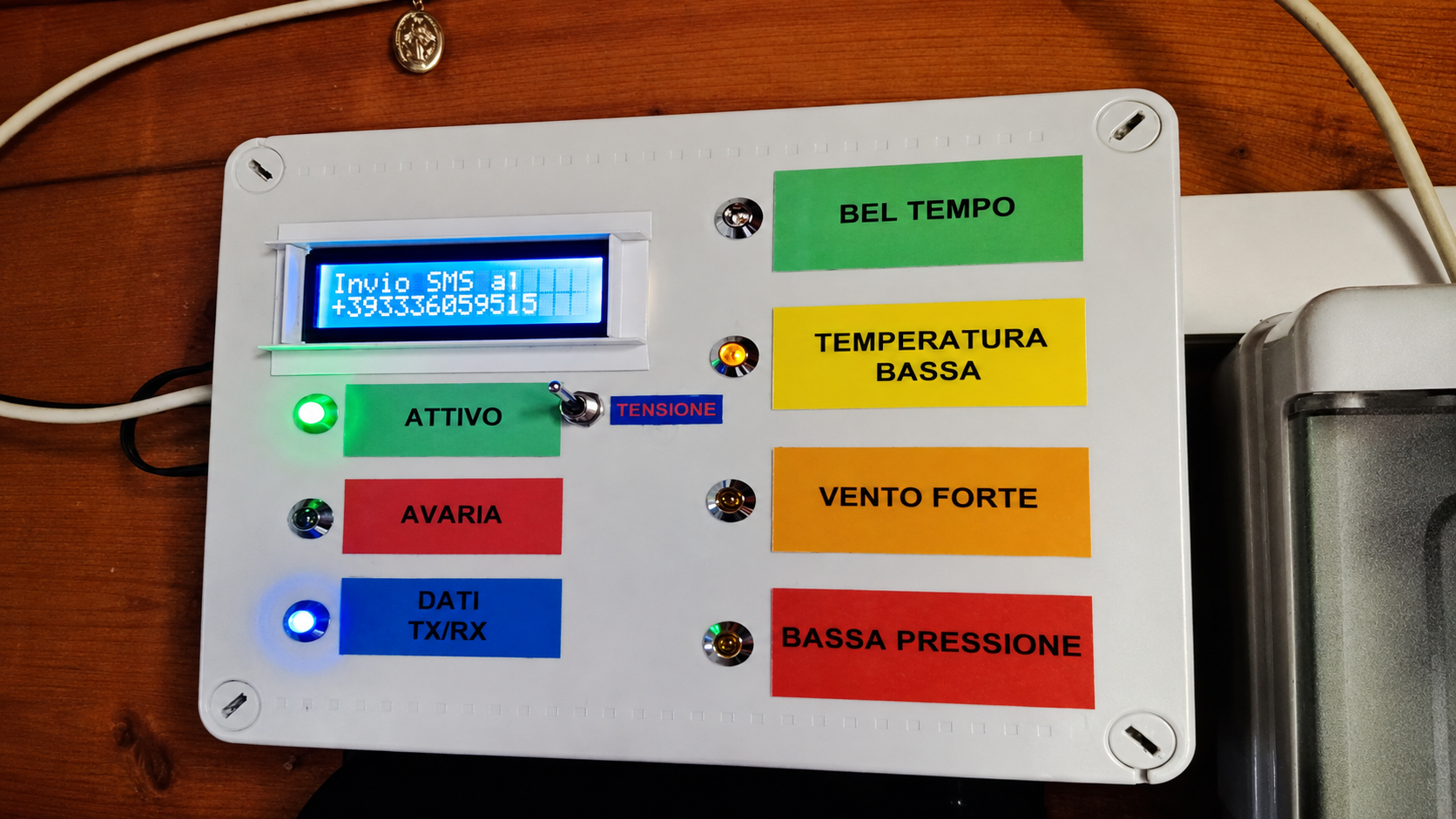 Prima plancia di controllo autocostruita della stazione meteo di Castelferro